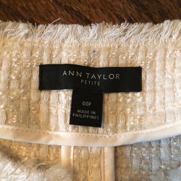 Ann Taylor petite 00 ivory boucle ruffle jacket - Picture 2 of 4